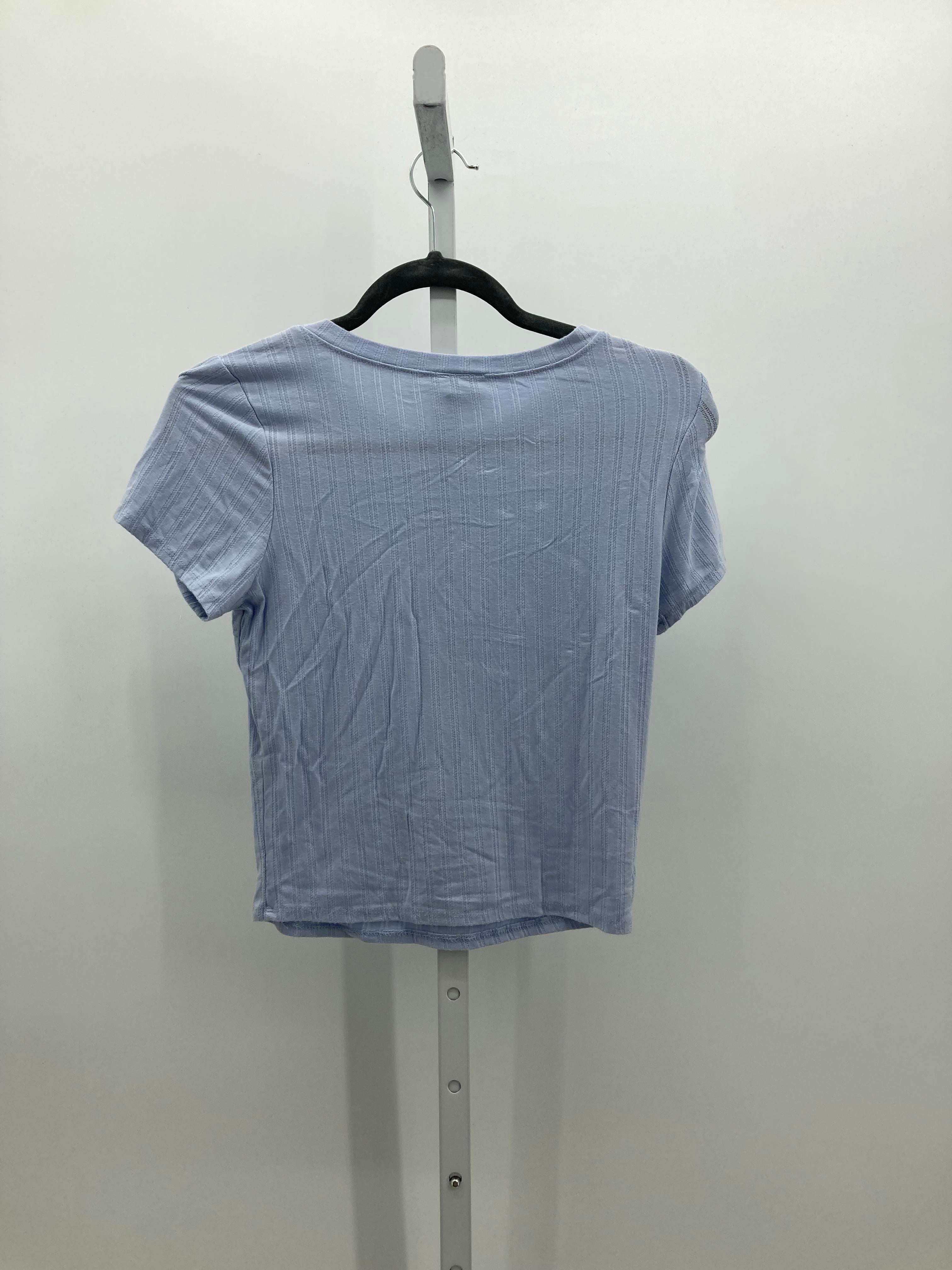 Size Large Juniors Short Sleeve Shirt