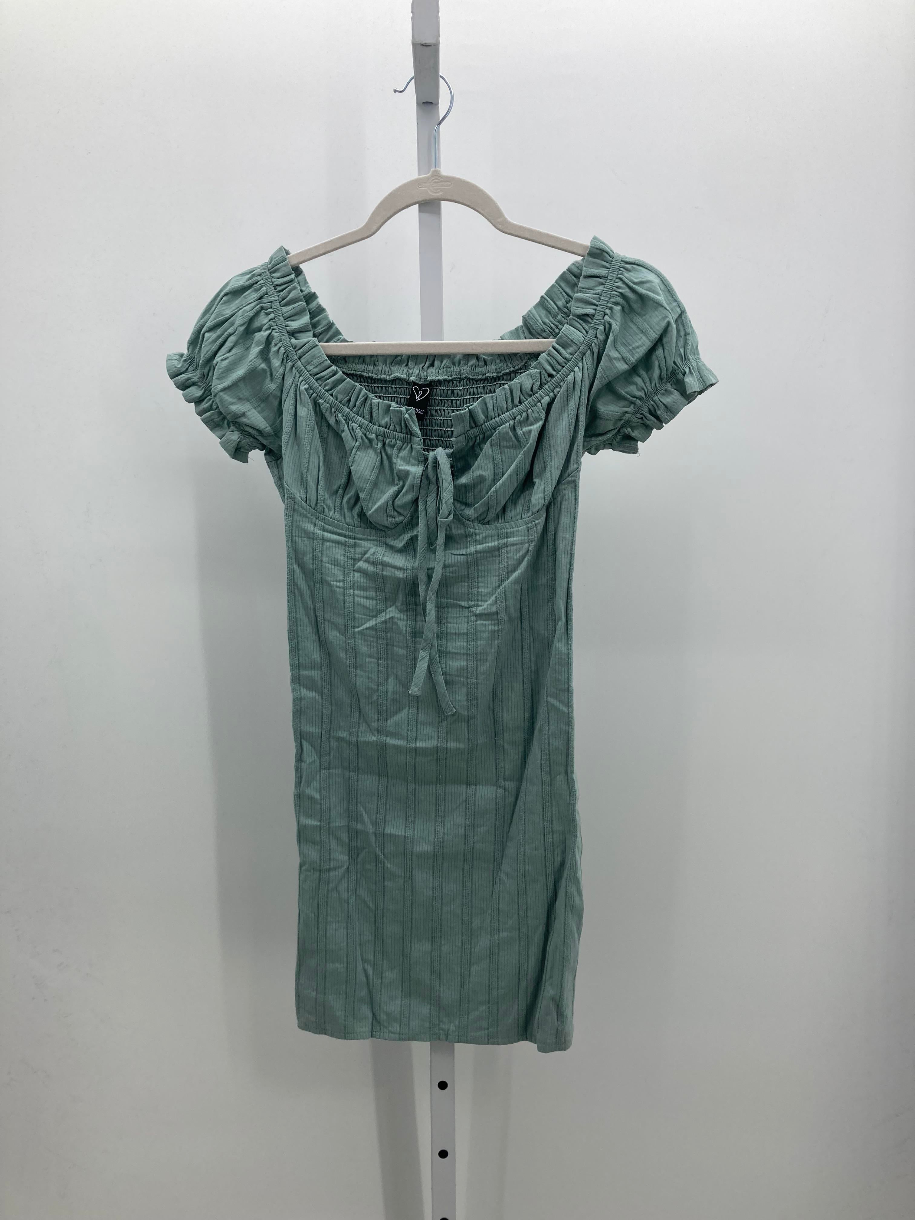 Size Medium Juniors Short Sleeve Dress