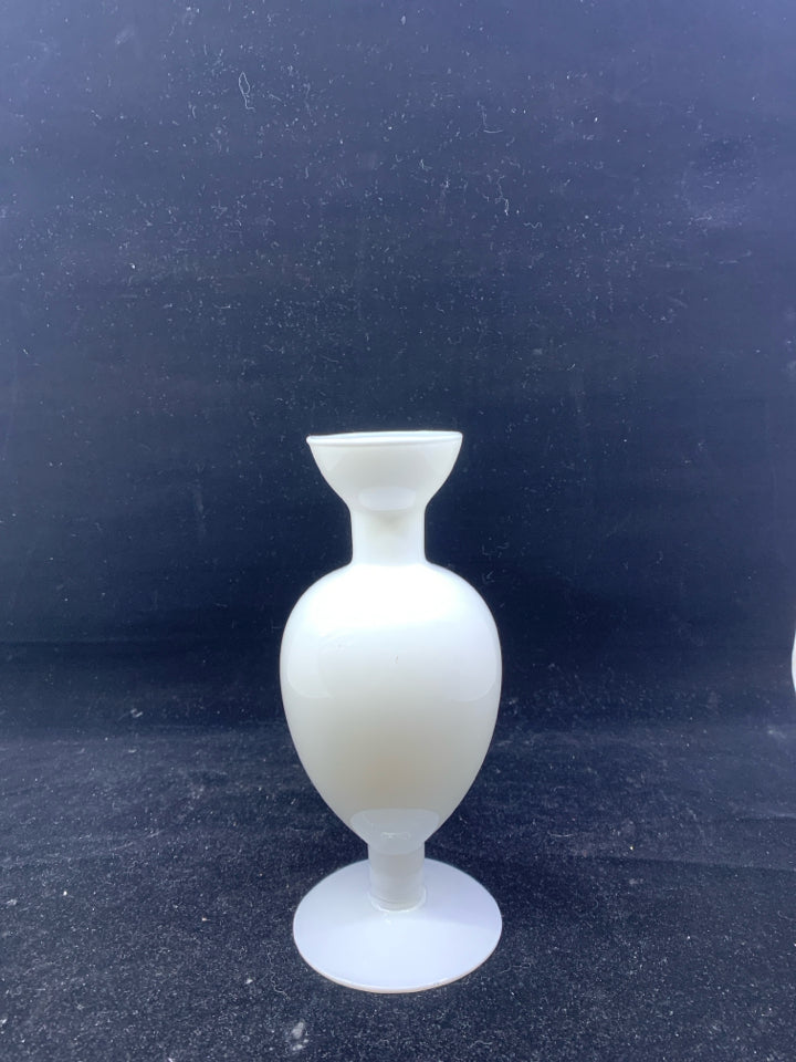 WHITE ABSTRACT VASE.