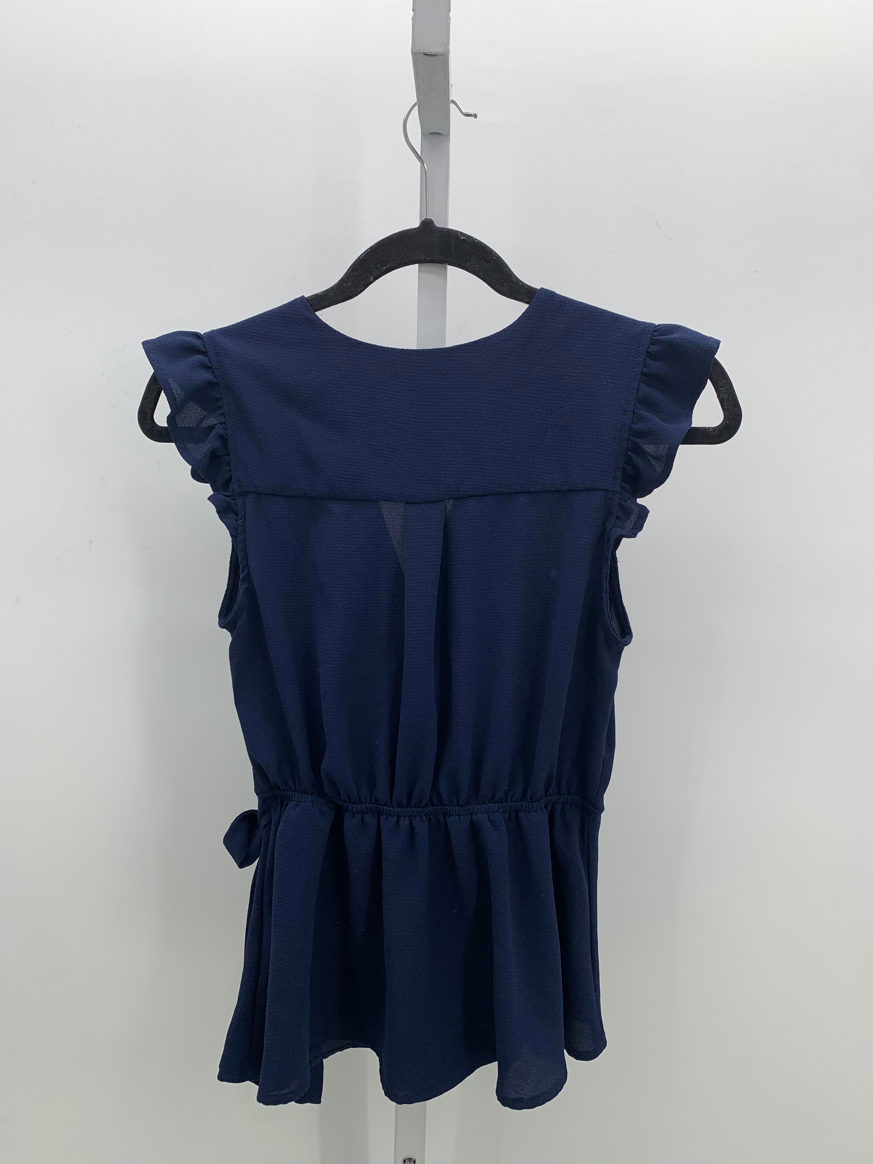 monteau Size Medium Juniors Sleeveless Shirt