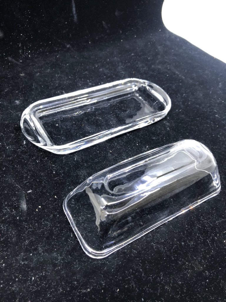 CLEAR GLASS BUTTER DISH.