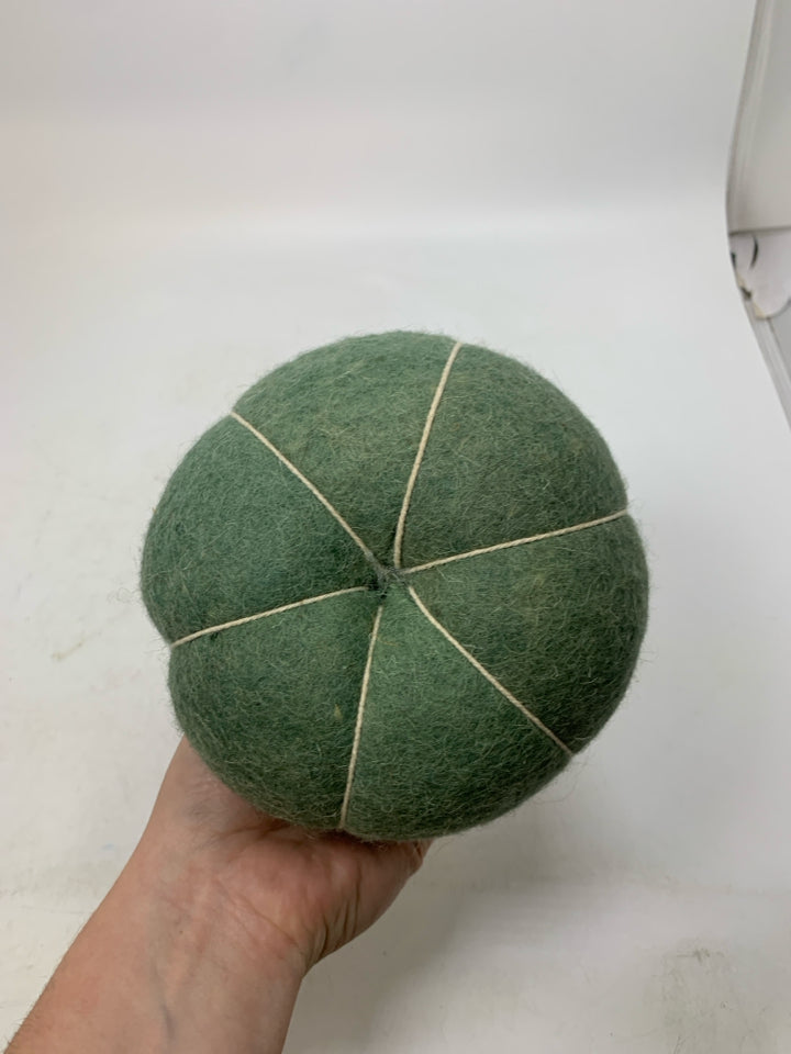 TEAL SMALL FELT FEEL PLUSH PUMPKIN.