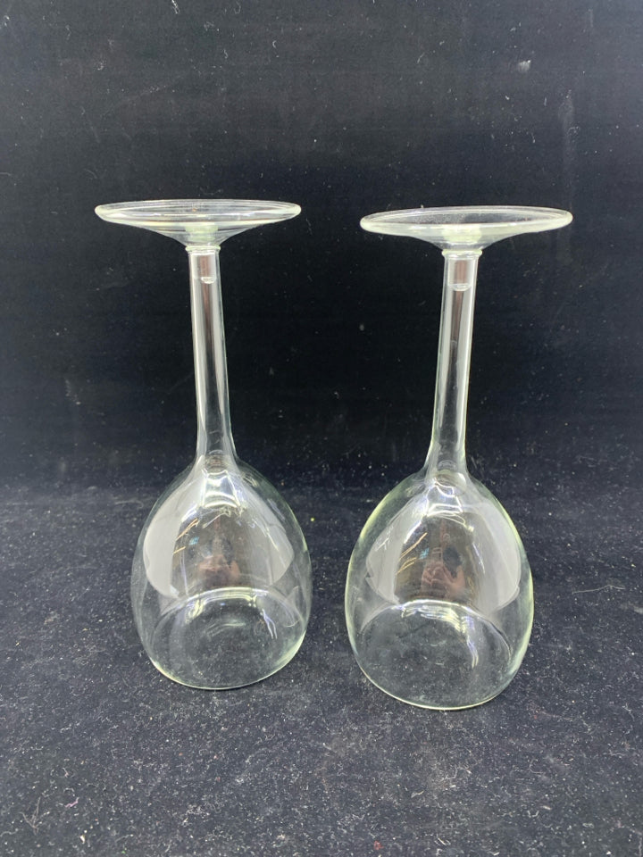 UPSIDE DOWN WINE GLASS OIL AND VINEGAR SET.