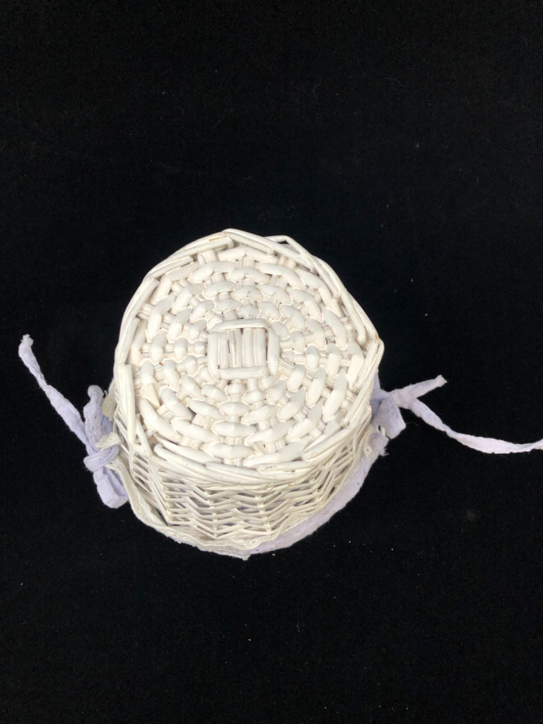 WHITE BASKET W/ PURPLE LACE.