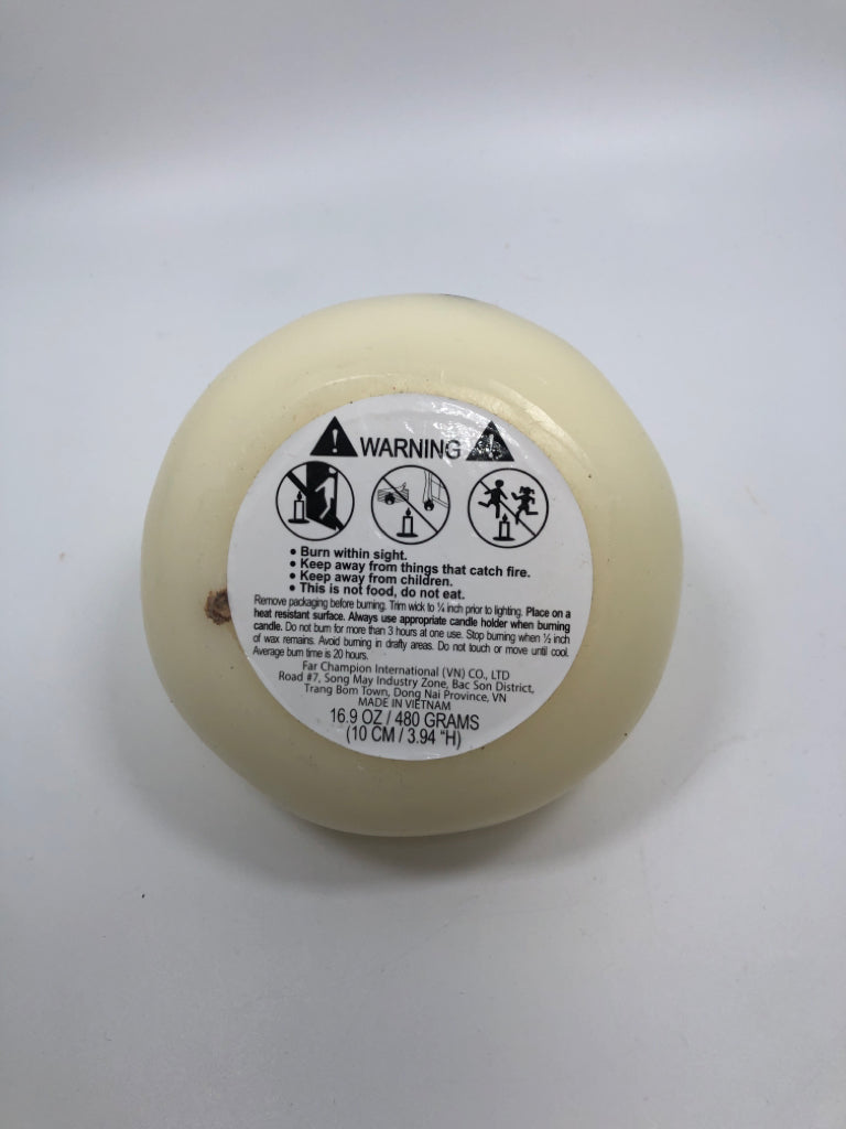 WHITE CANDY DROP W/FACE CANDLE.