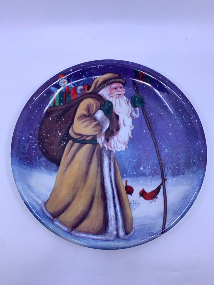 SANTA HOLDING BAG OF TOYS PLATE.