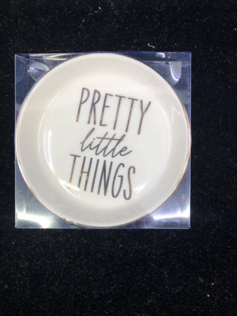 NIP PRETTY LITTLE THINGS CIRCLE CATCH ALL DISH GOLD/WHITE.