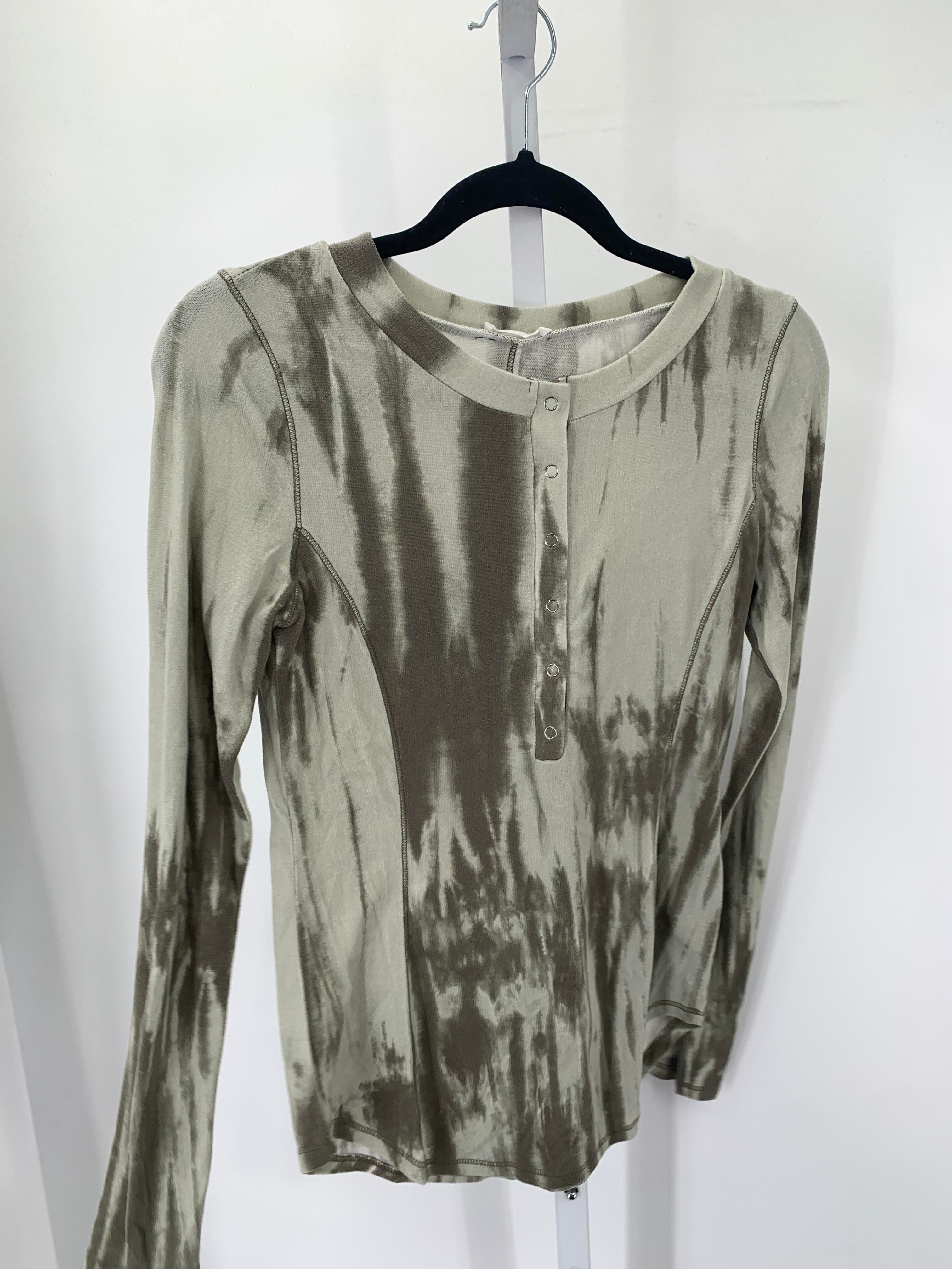 Size Medium Juniors Long Sleeve Shirt