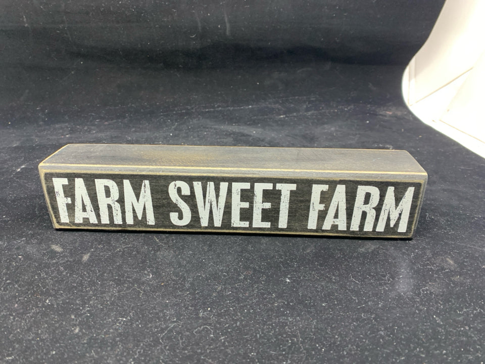 FARM SWEET FARM BLOCK SIGN.