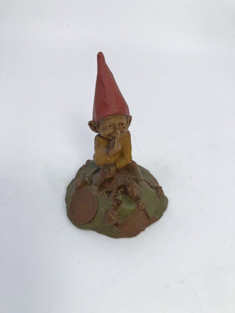 VTG TOM CLARK "EDDIE" CLAY GNOME ON TURTLE FIGURINE.