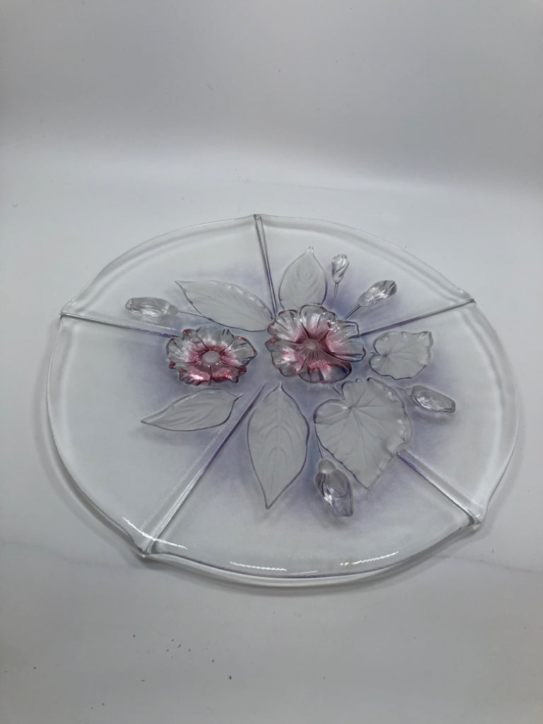 CLEAR GLASS PLATTER W/FROSTED FLORAL ACCENTS.