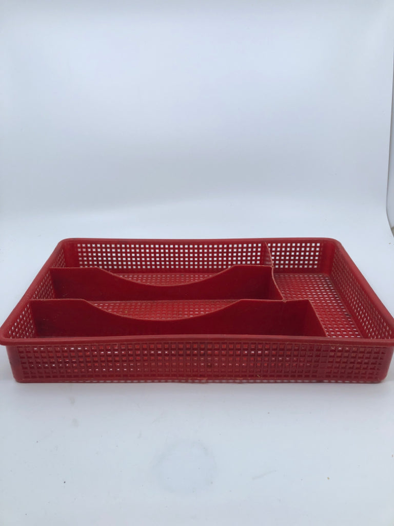 RED PLASTIC 4 DIVIDER.