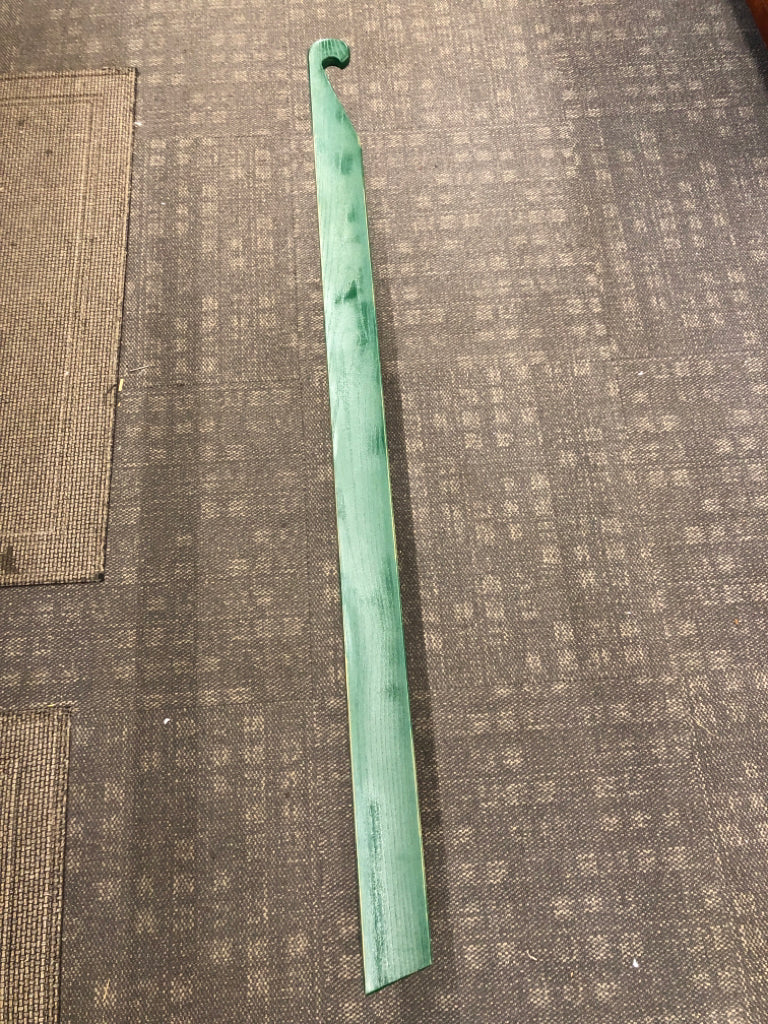 VTG GREEN BLANKET LADDER.