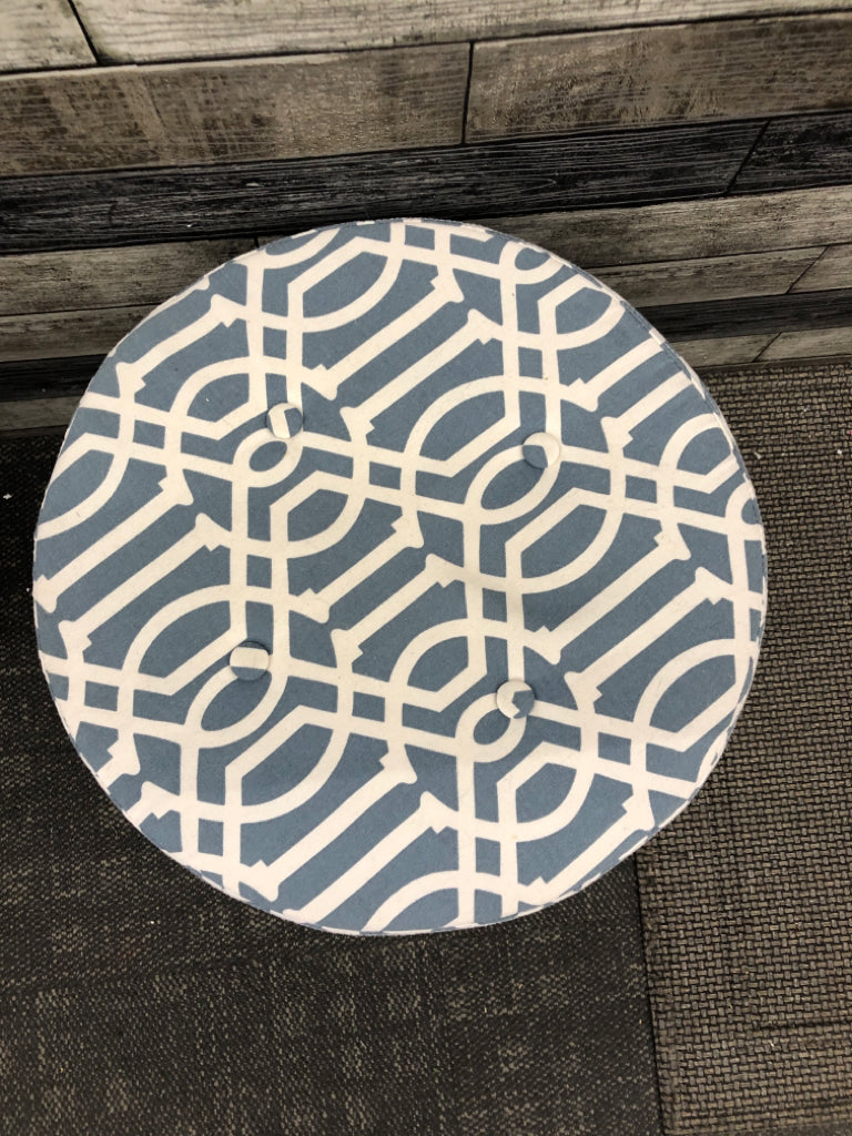 BLUE AND WHITE STORAGE OTTOMAN.