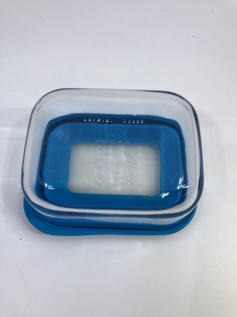 GLASS ZIPLOC CONTAINER W/BLUE LID.