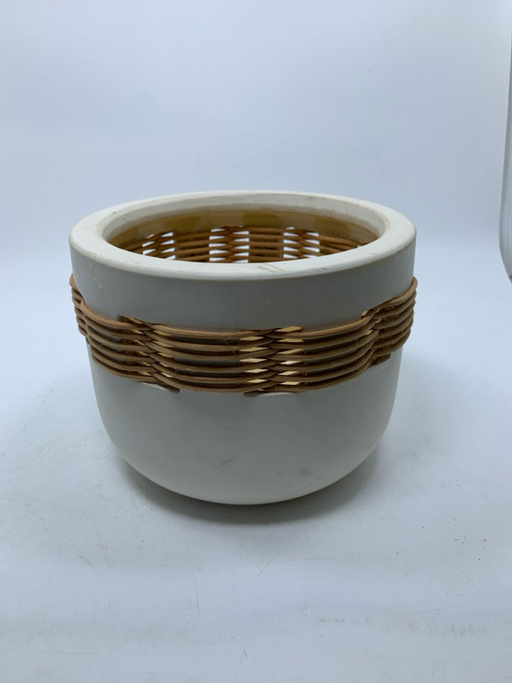 WHITE PLANTER W/ WOVEN BAND.