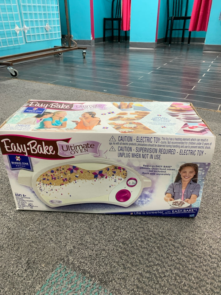 Easy-Bake Ultimate Oven Baking Star Edition *No Mixes-Refills Sold Online