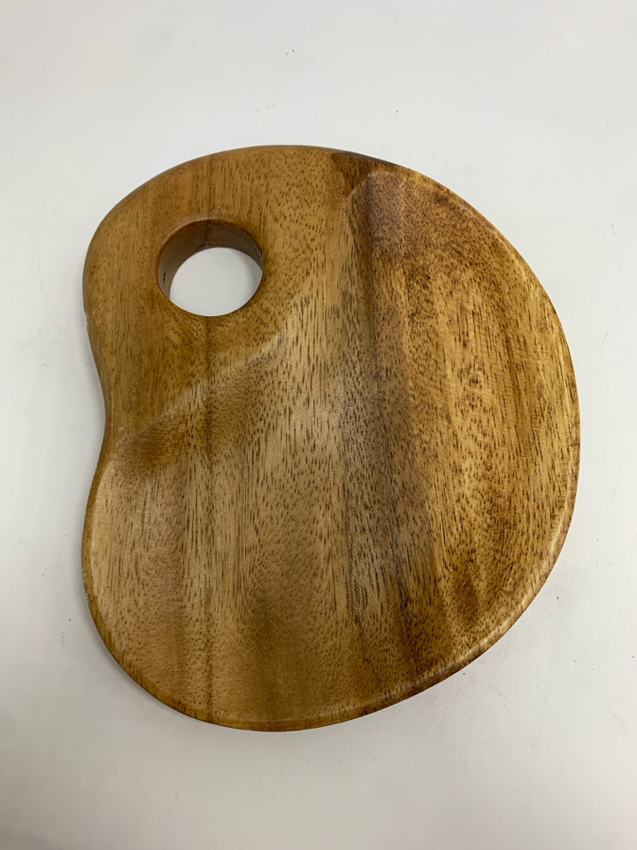 ACACIA WOOD APPETIZER/ CHEESE TRAY.