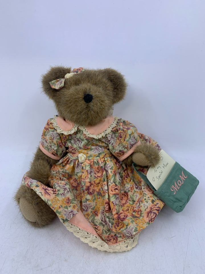 LIGHT BROWN BEAR W/ FLORAL DRESS W/ MOM BAG BOYDS BEARS.