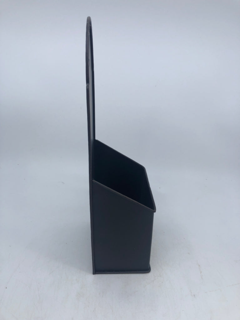 METAL BLACK WALL POCKET W/ EMBOSSED STAR.