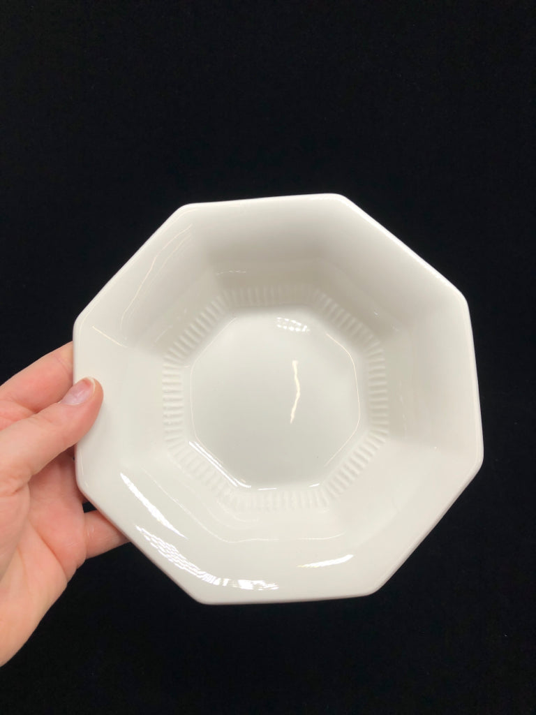 24PC OCTOGONAL DINNER SET- SVC 8+.