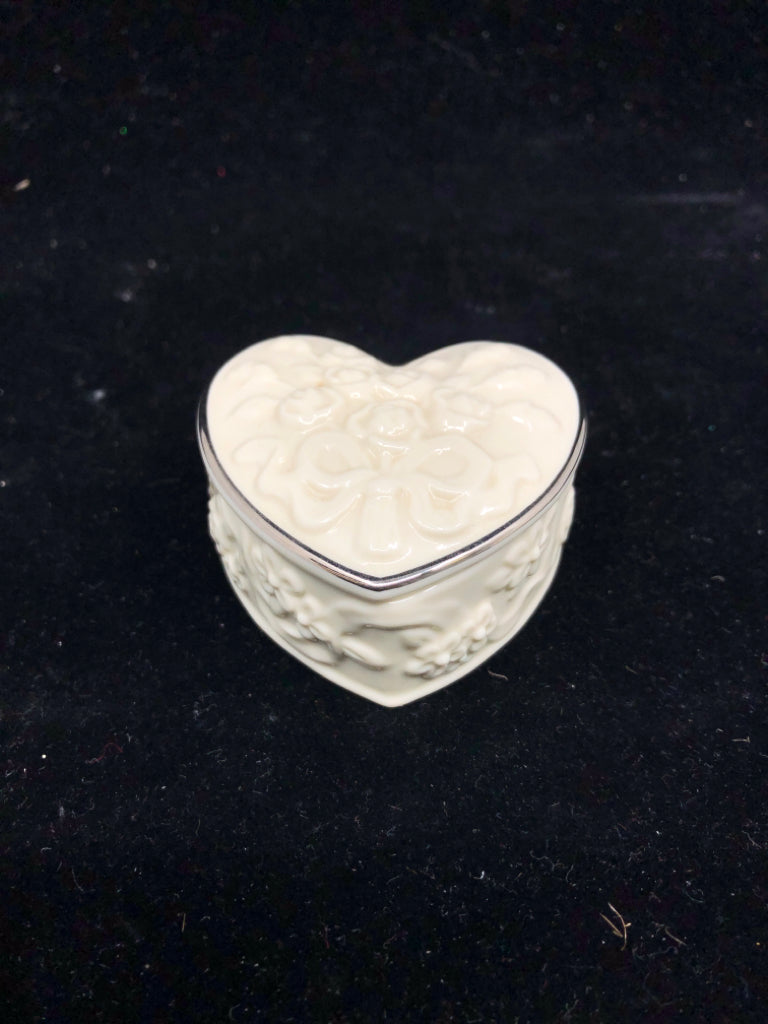 SMALL SILVER HEART LENOX TRINKET BOX.