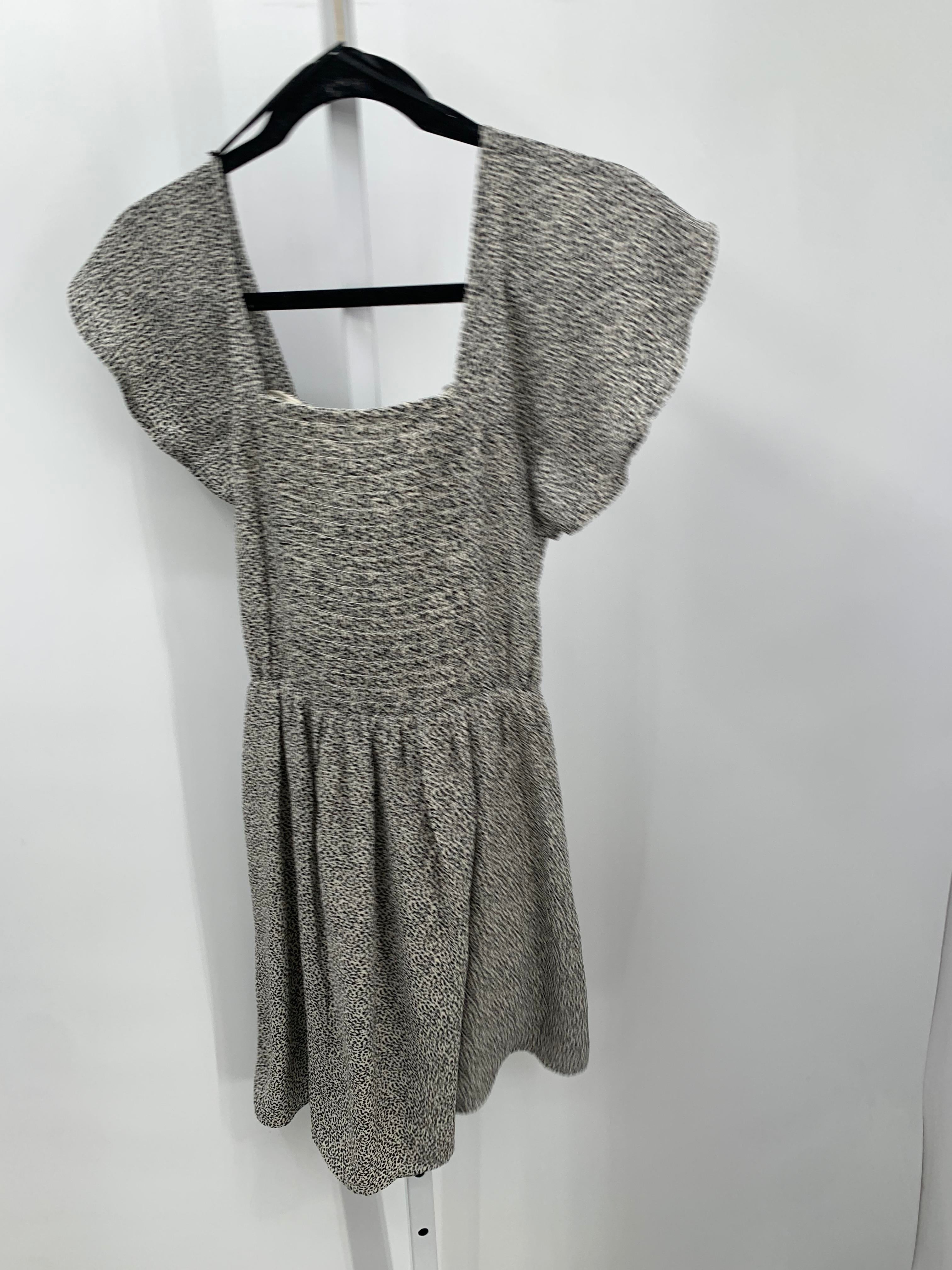 Size Medium Juniors Short Sleeve Dress