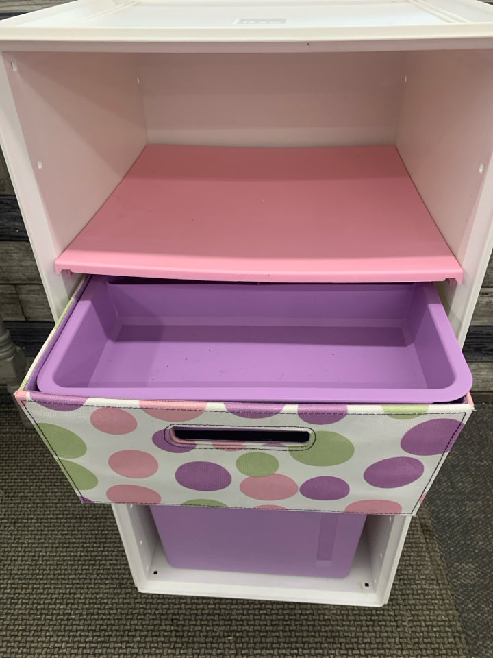 WHITE STACKABLE CUBE STORAGE W/3 CUBBIES, ORGANIZER&LOCKS TOGETHER.