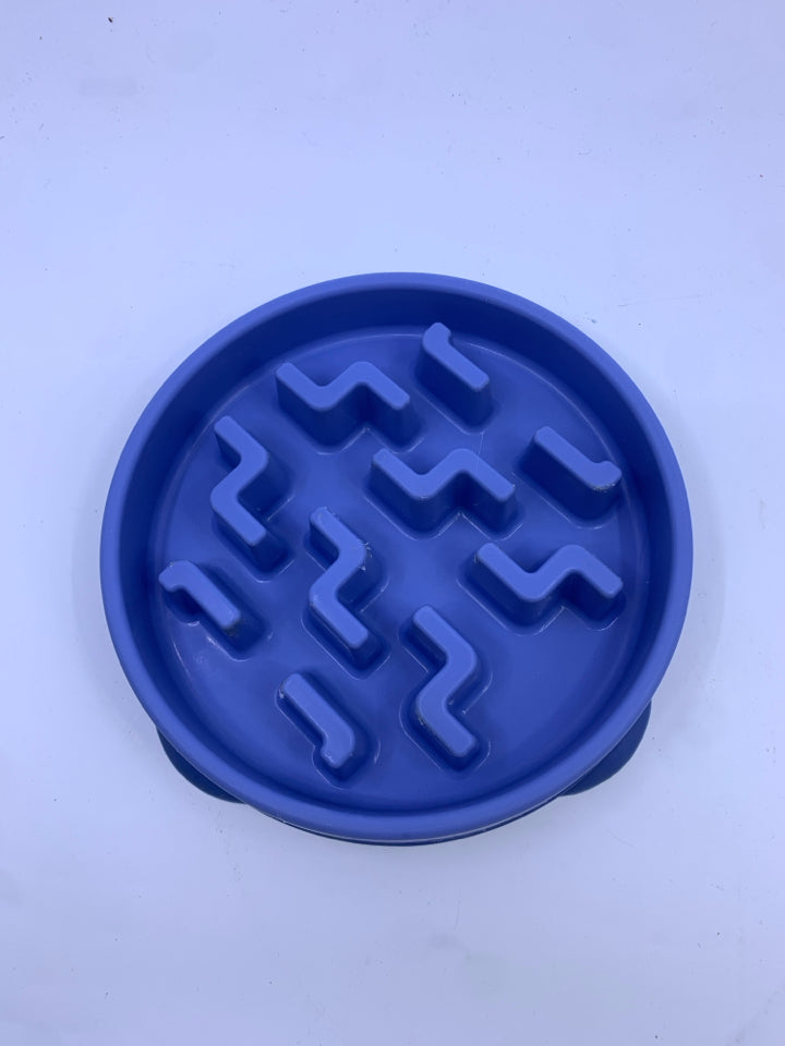 BLUE SLOW FEEDER.