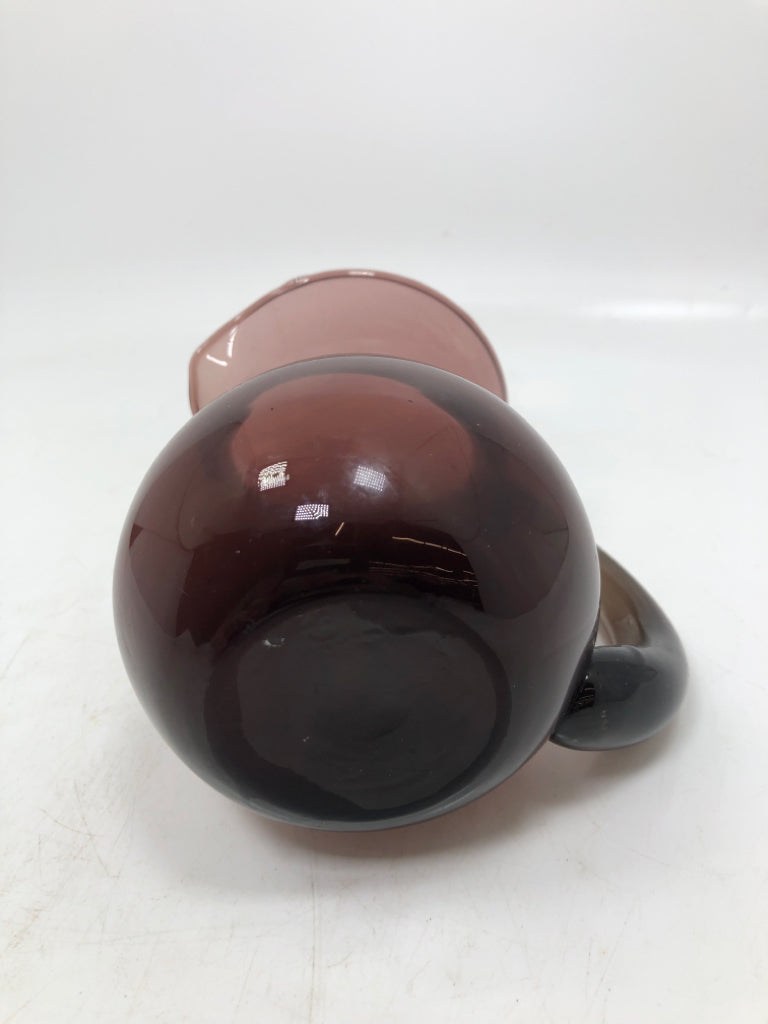 SMALL PURPLE GLASS PITCHER.