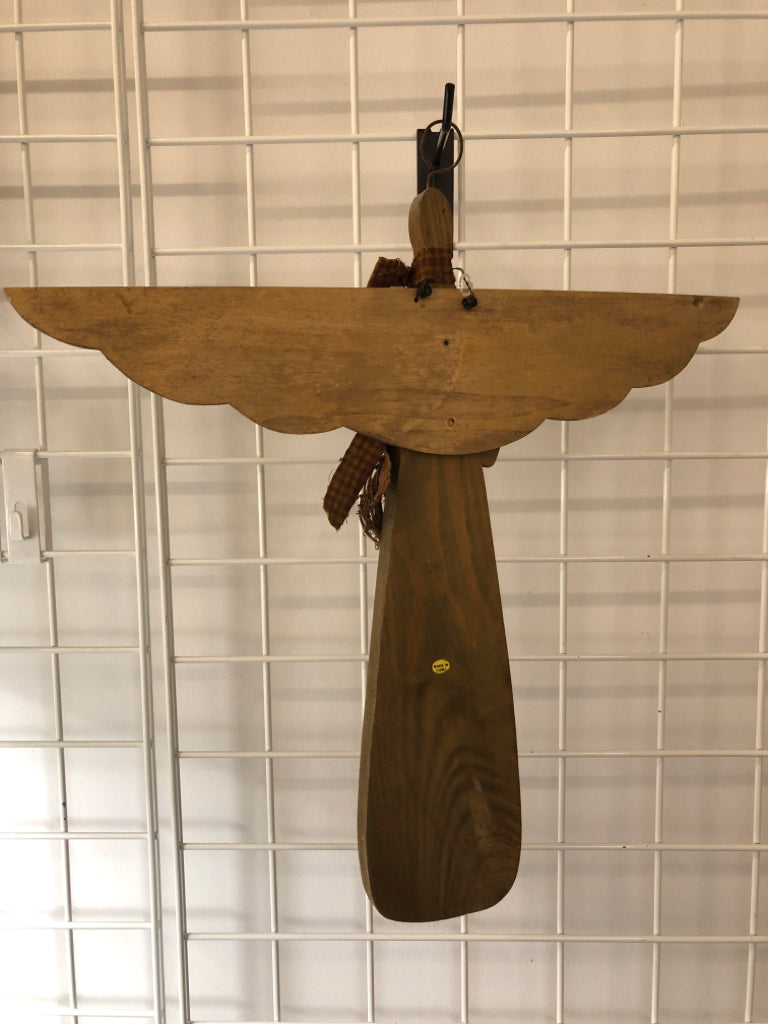 PRIMITIVE WOOD WALL HANGING ANGEL.