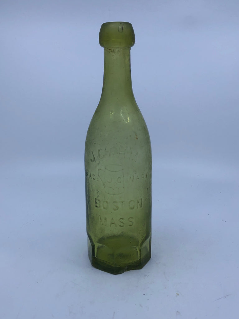 VTG GREEN MILWAUKEE BEER BOTTLE.