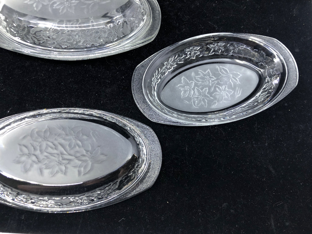 2 OVAL COVERED FANTASIA SERVERS.