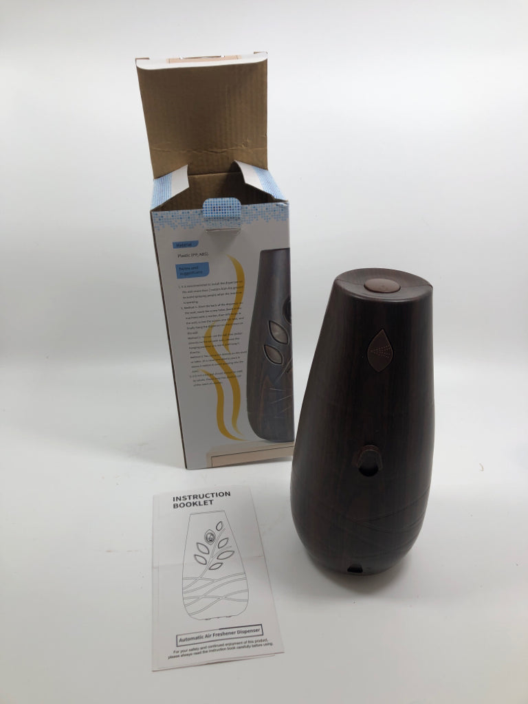 NIB AUTOMATIC AIR FRESHENER DISPENSER TIME CONTROLED.