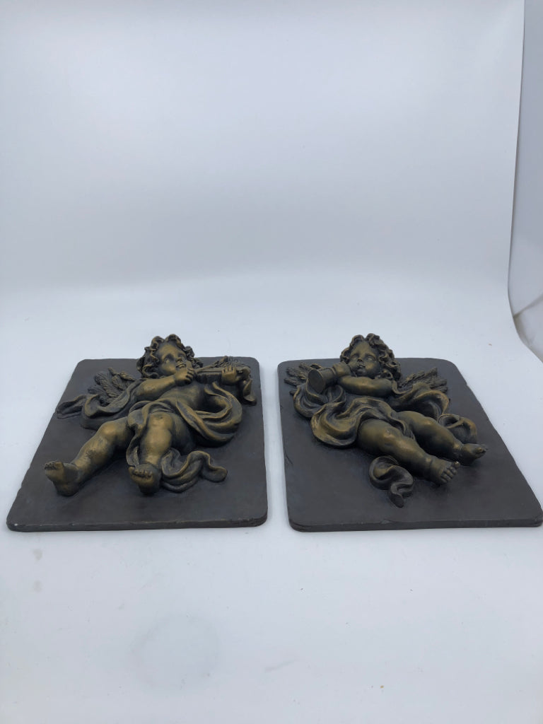 2 HEAVY CHERUBS PLAQUE WALL HANGINGS.