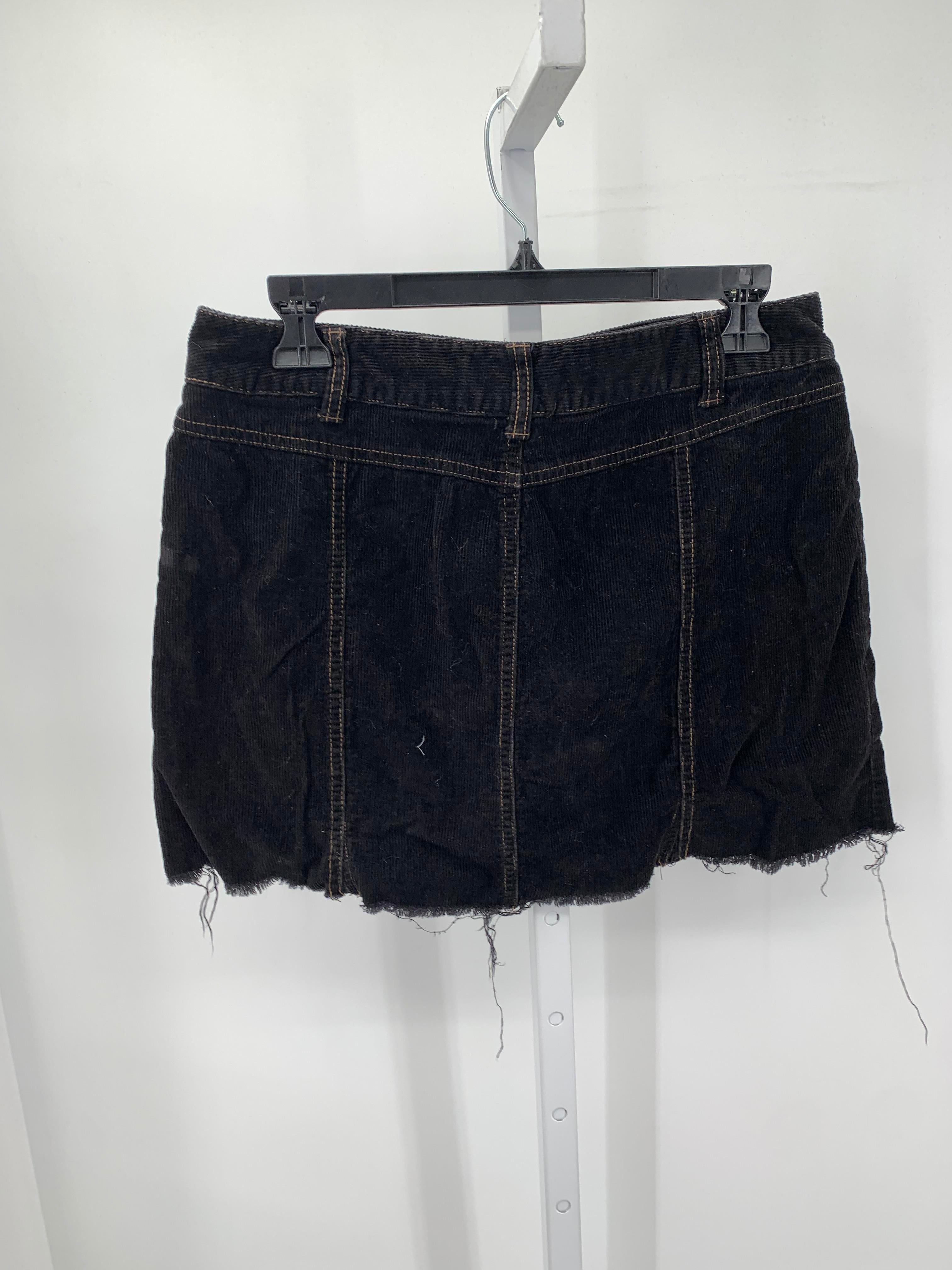 French Cuff Size 8 Juniors Skirt