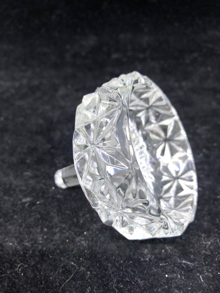 CRYSTAL RING HOLDER.