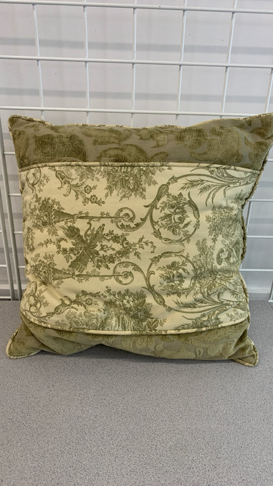 GREEN FLORAL PATTERN ACCENT PILLOW.
