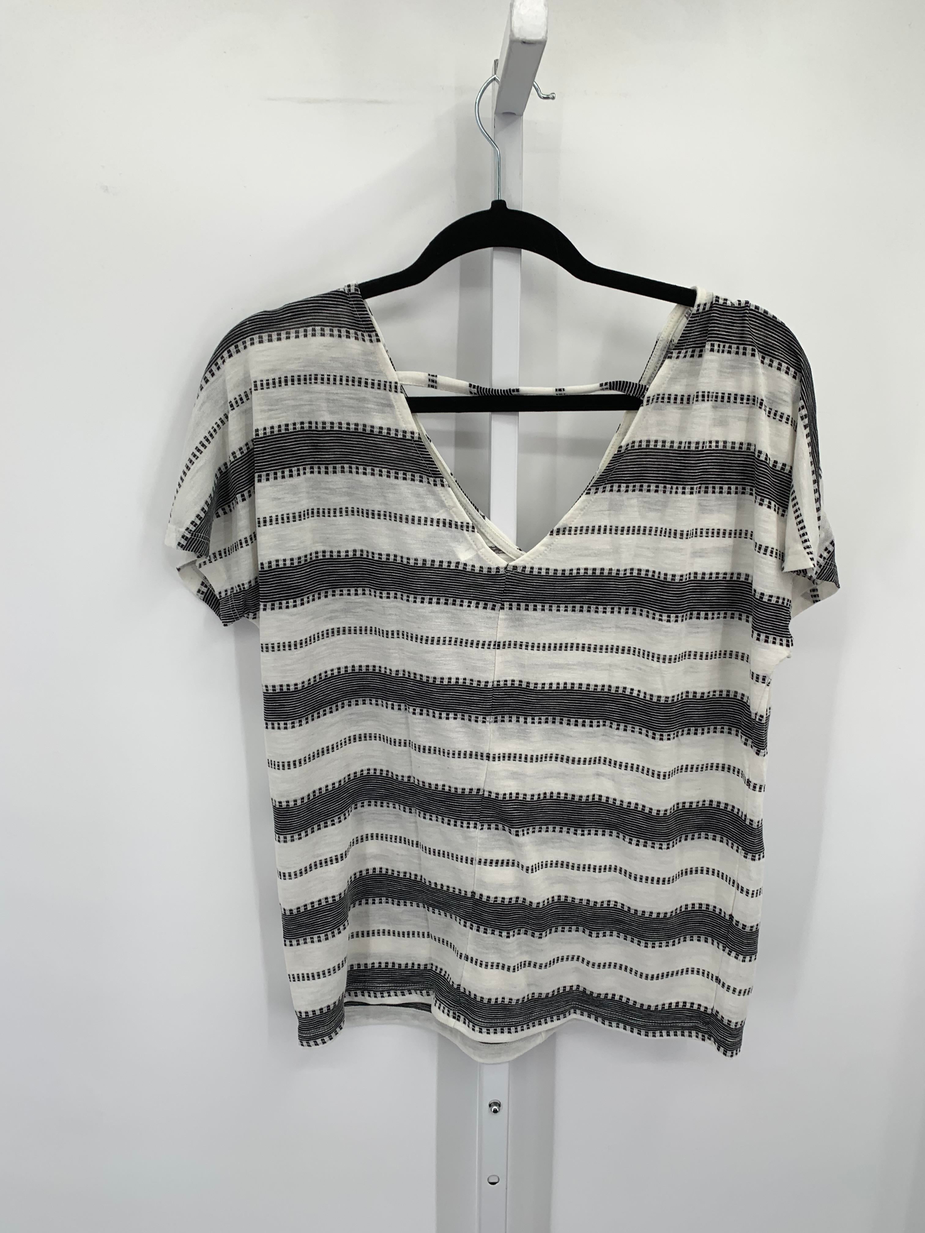 Old Navy Size Small Misses Short Sleeve Shirt