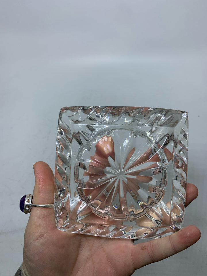HEAVY SQUARE CRYSTAL ASHTRAY W/ STAR PATTERN.