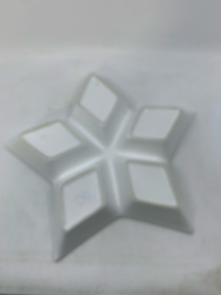 WHITE STAR SHAPED DIVIDED SERVING DISH.