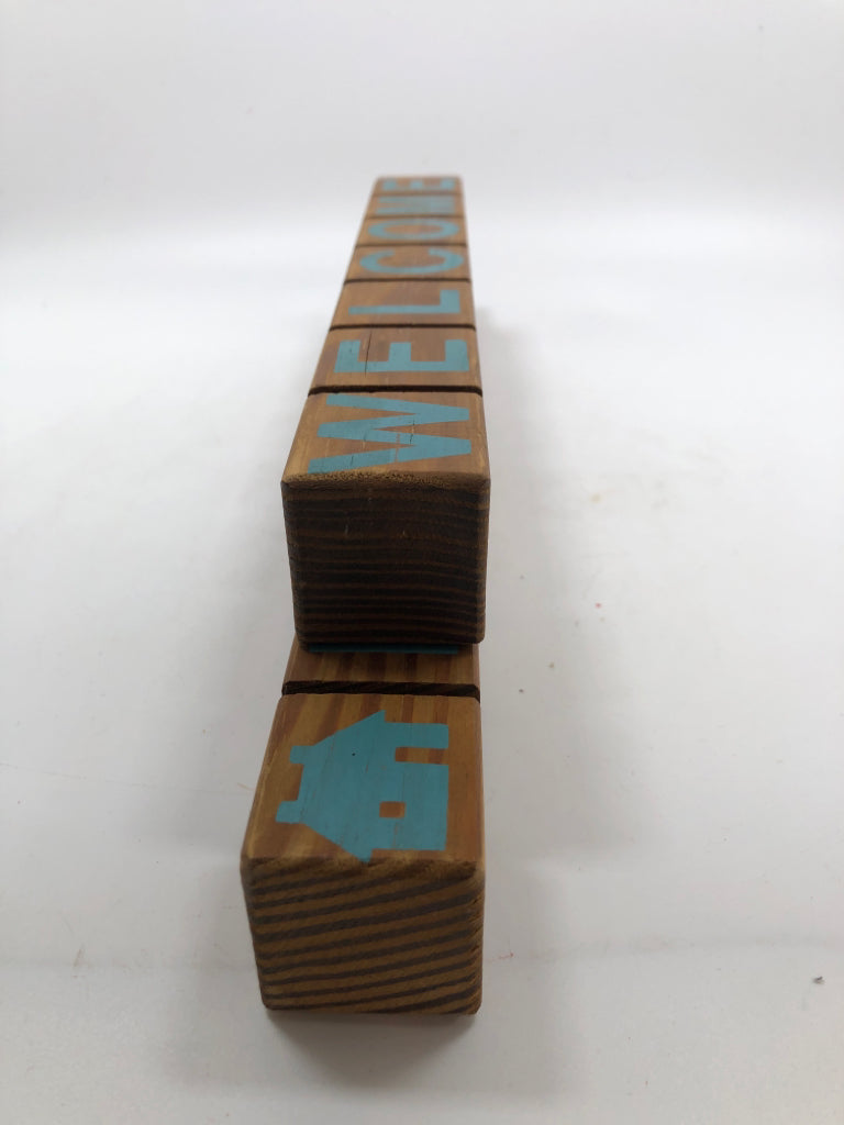 2PC SEASONAL HOLIDAY BLOCK SIGN.