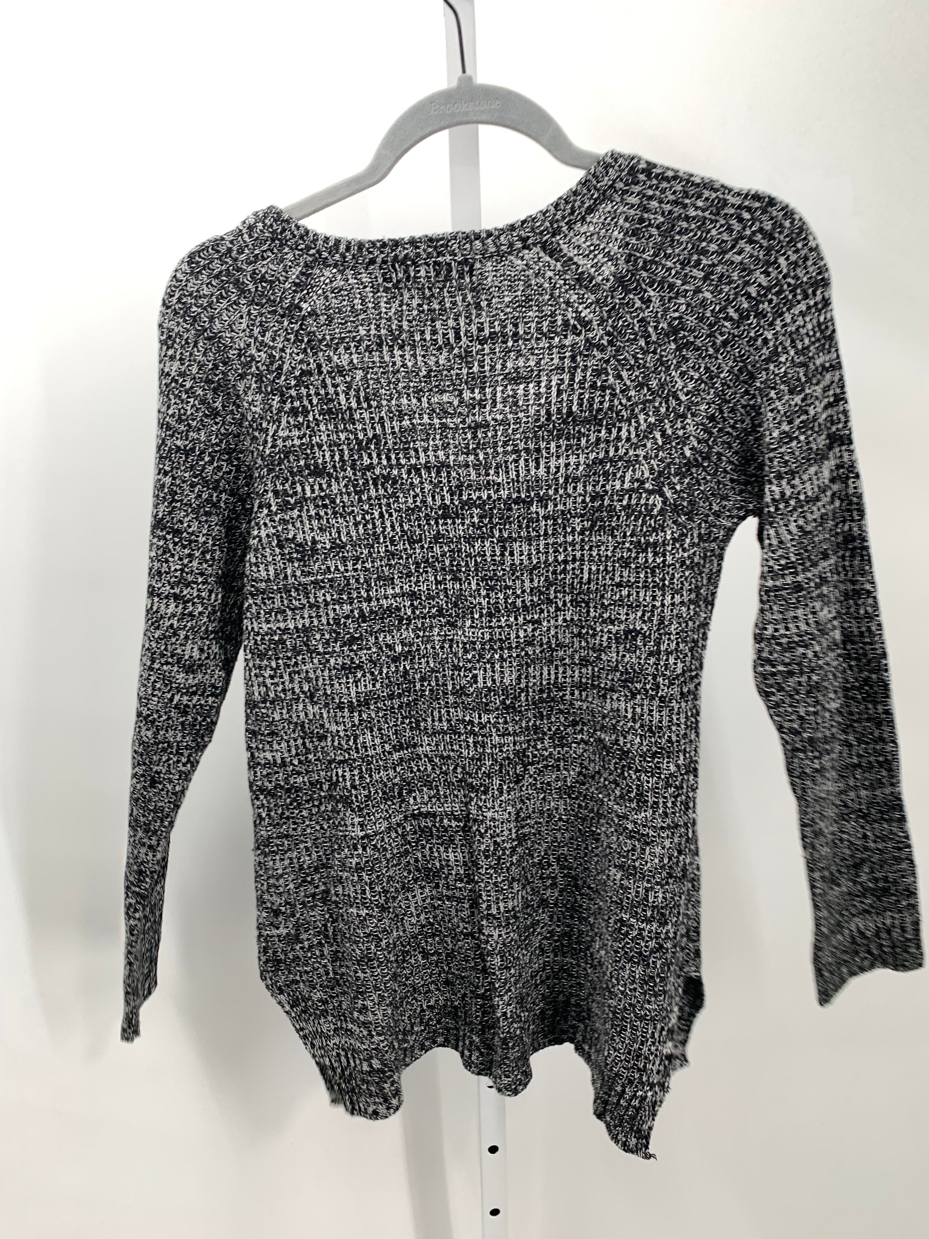 SO Size Medium Juniors Long Sleeve Sweater