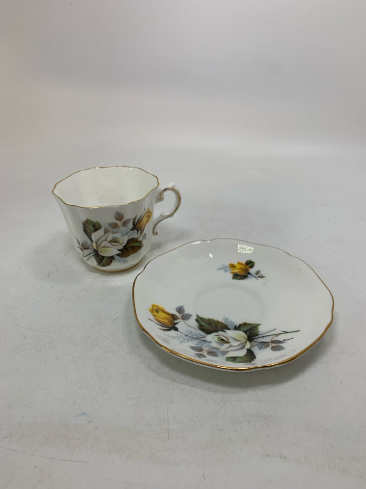 YELLOW/WHITE ROSES TEA CUP.