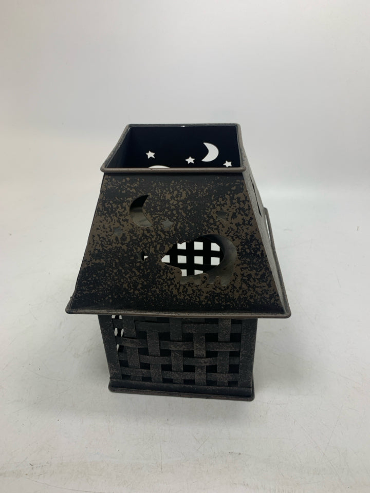 2PC LIGHT WEIGHT METAL CANDLE HOLDER W/ PIERCED STAR/BEAR.