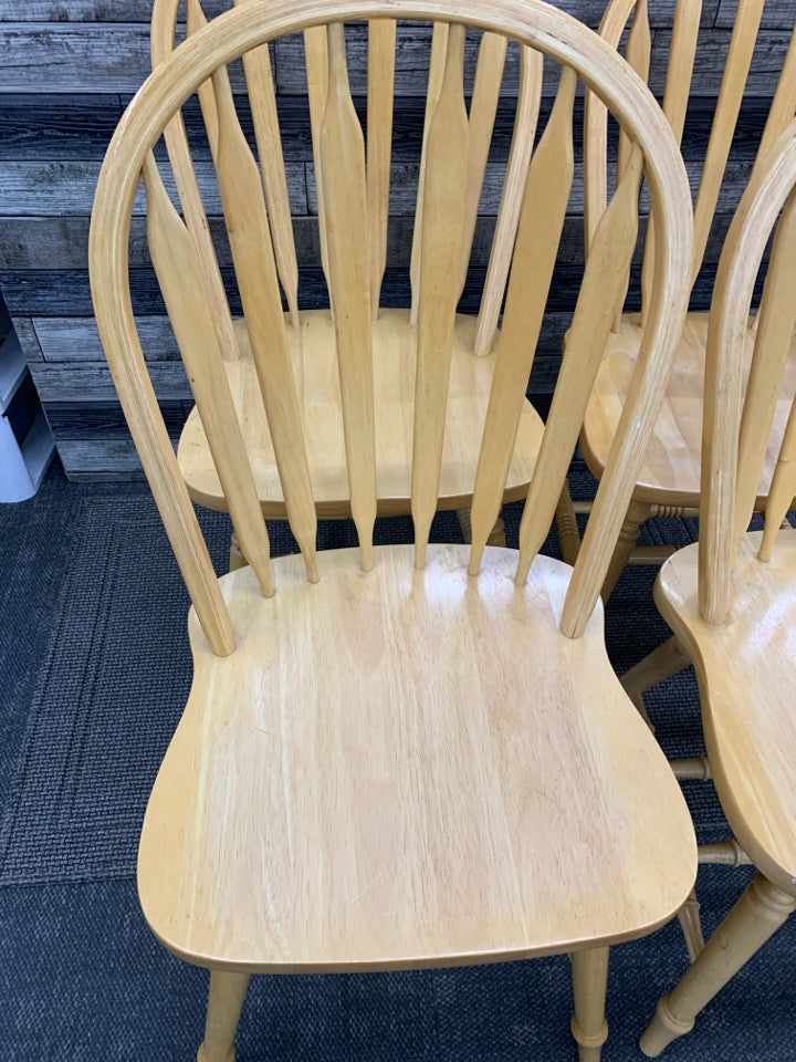 4PC SET TAN WOODEN DINING ROOM CHAIRS.