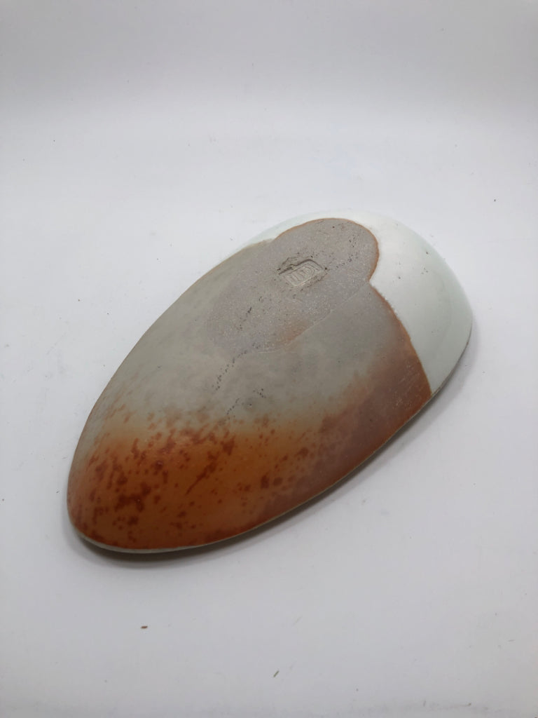 OVAL WHITE GLAZED AND PEACH BOWL.