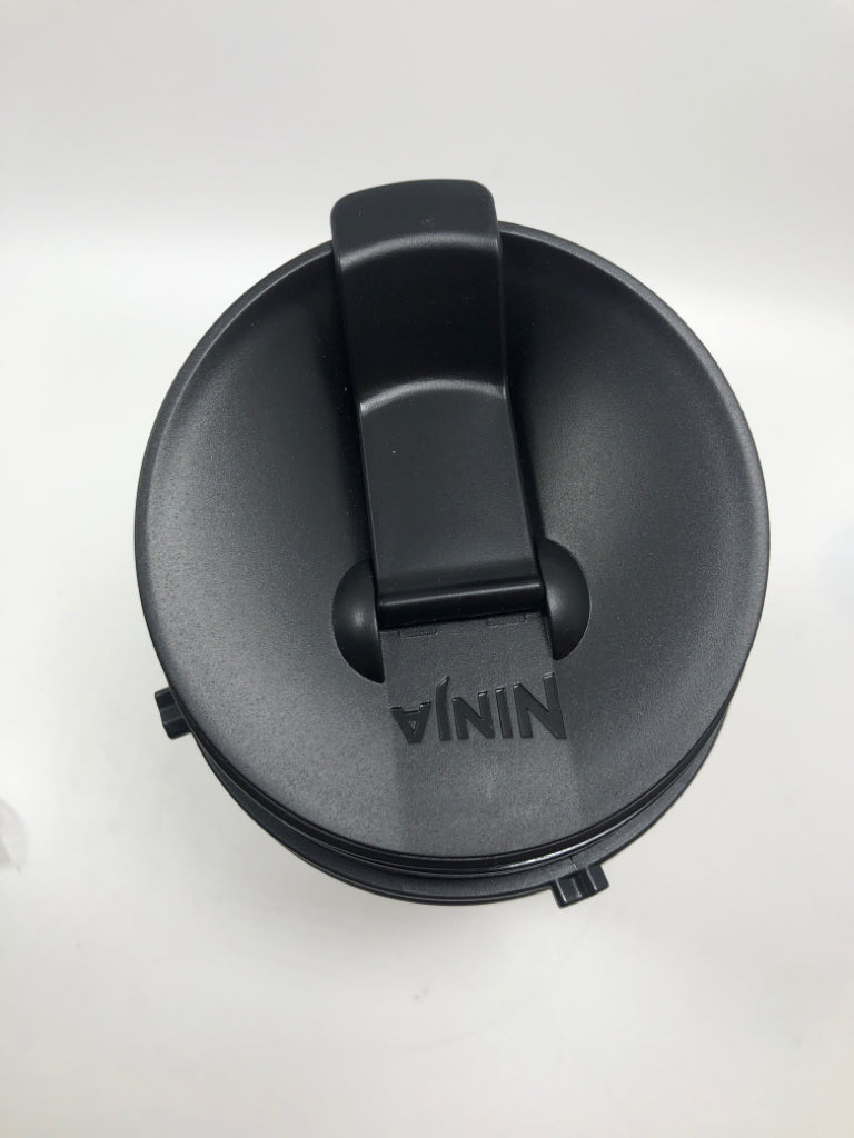 NIP NUTRI NINJA BLENDER CUP/ATTACHMENT.