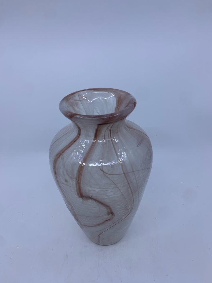 PEACH AND WHITE SWIRL DESIGN VASE.