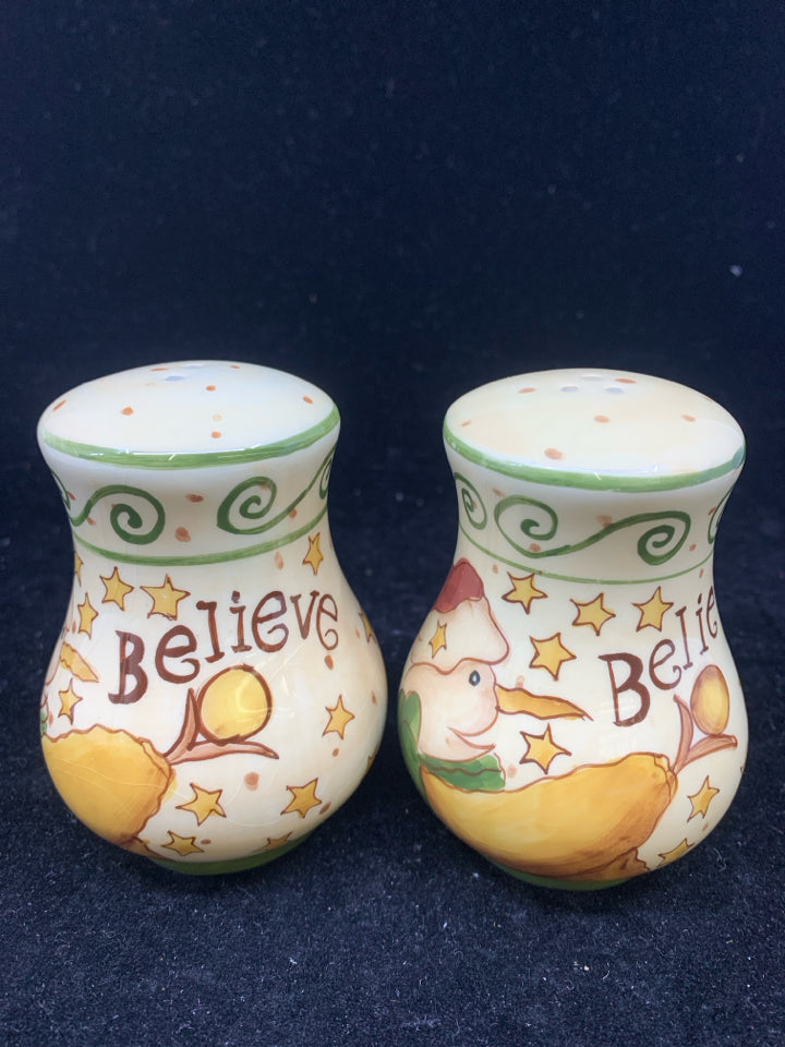 PRIMITIVE SNOWMAN SALT & PEPPER SHAKERS.
